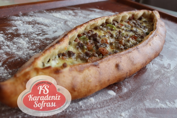 Kuşbaşı Kaşarlı Pide 250 TL